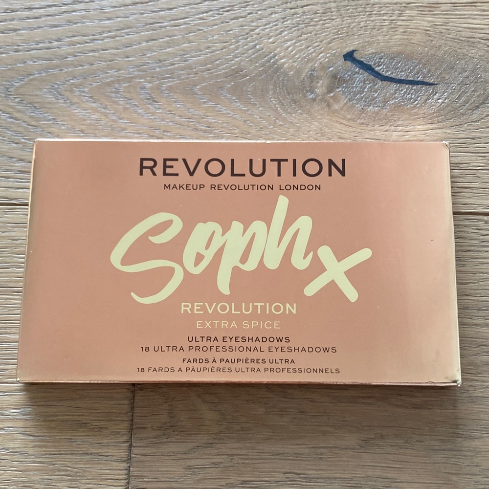 Revolution Soph X Extra Spice Palette